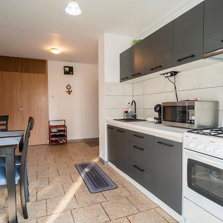 Rustic & Spacious 3Br Apartment Bucharest Exterior photo